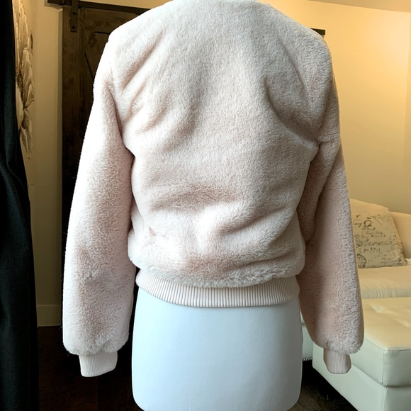 🚩 SOLD Faux fur bomber jacket - Picture 4 of 6